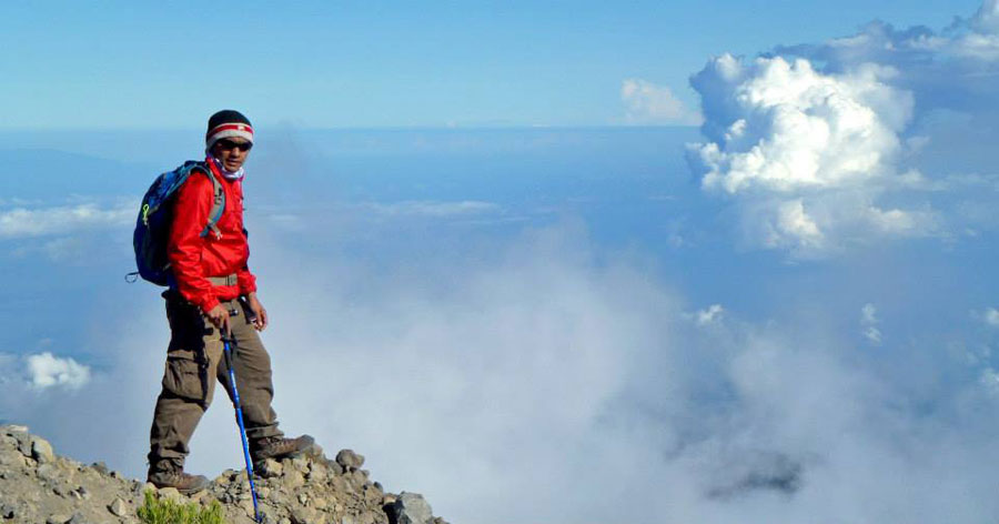 Puncak Gunung Rinjani Ketinggian 3726 meter