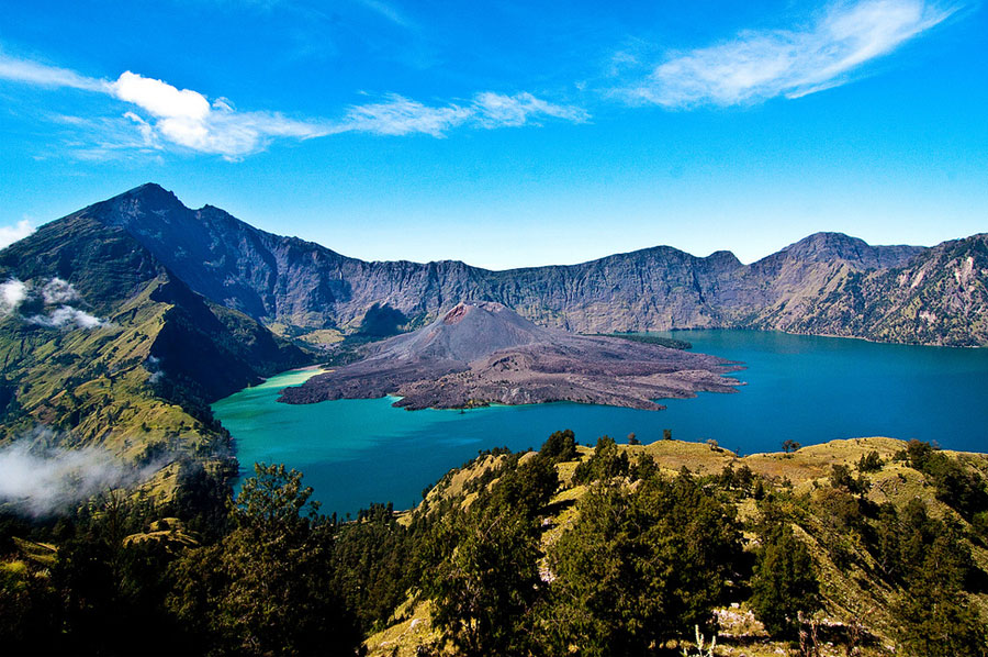Kawah Plawangan Senaru Ketinggian 2641 meter - Taman Nasional Gunung Rinjani