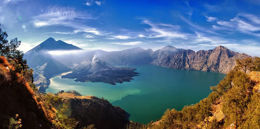 Kawah Plawangan Senaru ketinggian 2641 meter Gunung Rinjani