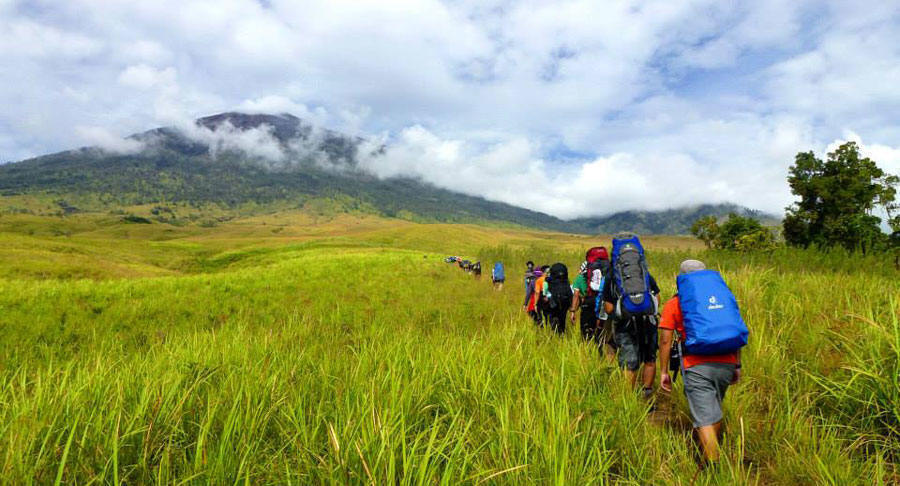 Padang Sabana Sembalun Lawang Ketinggian 1500 meter - Taman Nasional Gunung Rinjani