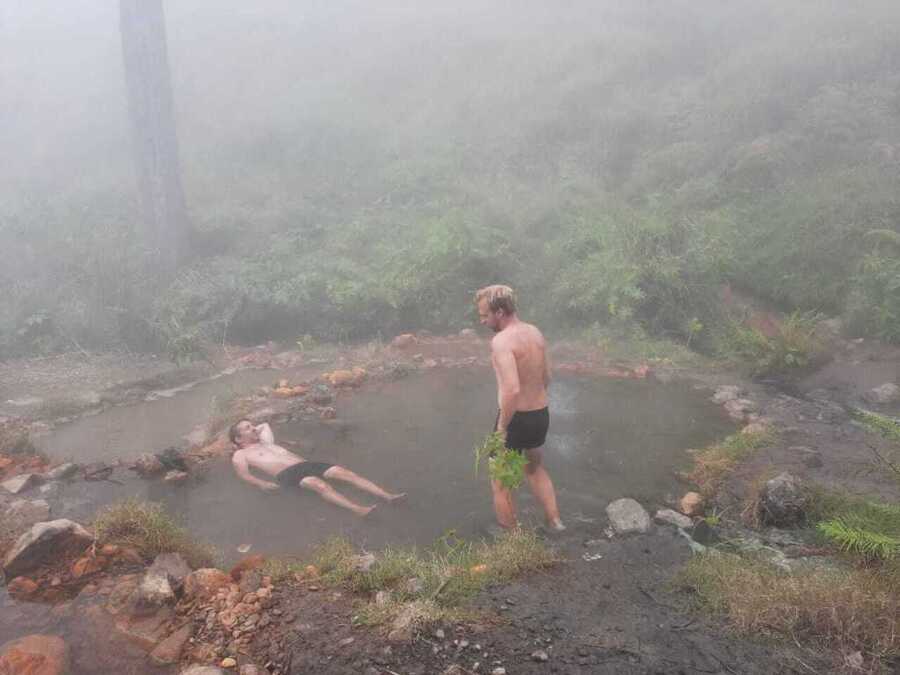 Sumber air panas sepanjang jalur Torean Gunung Rinjani