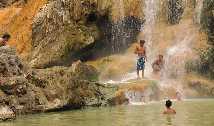 This name "Aik Kalak waterfalls" Hot spring side Lake Segara Anak Mount Rinjani