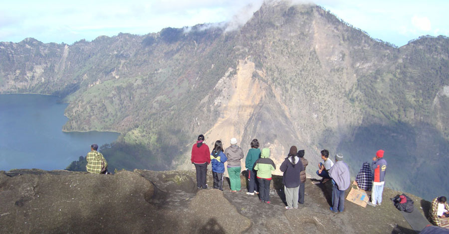 Plawangan Sembalun Crater Rim an altitude 2639m of Mount Rinjani