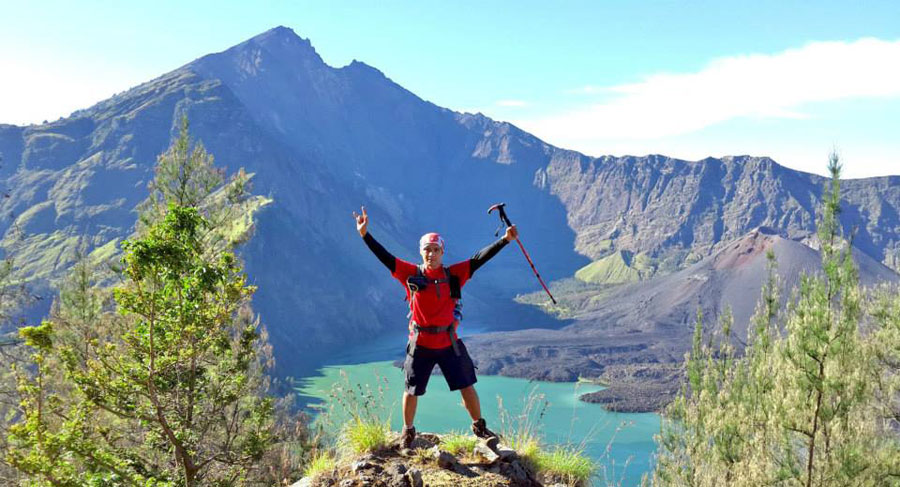 Plawangan Senaru Crater Rim and altitude 2641m - mount Rinjani