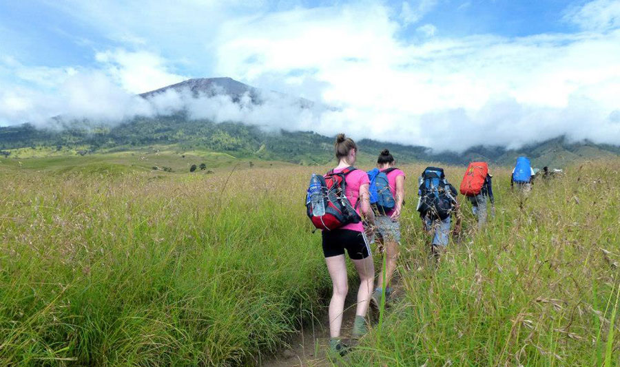 Hiking Mount Rinjani Package 3 days 2 nights via Sembalun