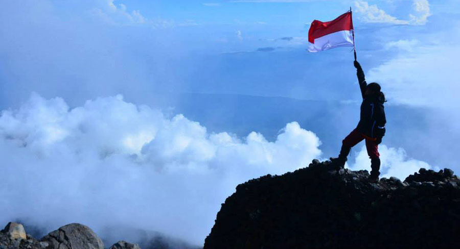 Summit of Mt Rinjani 3726 m