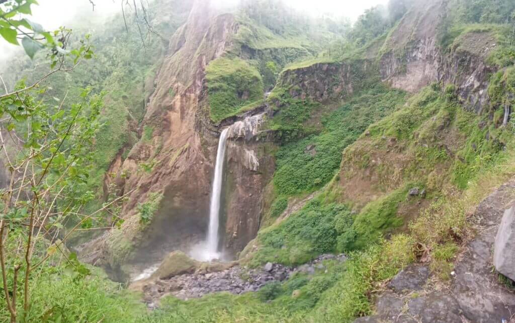 Penimbungan waterfall Torean Route Mount Rinjani
